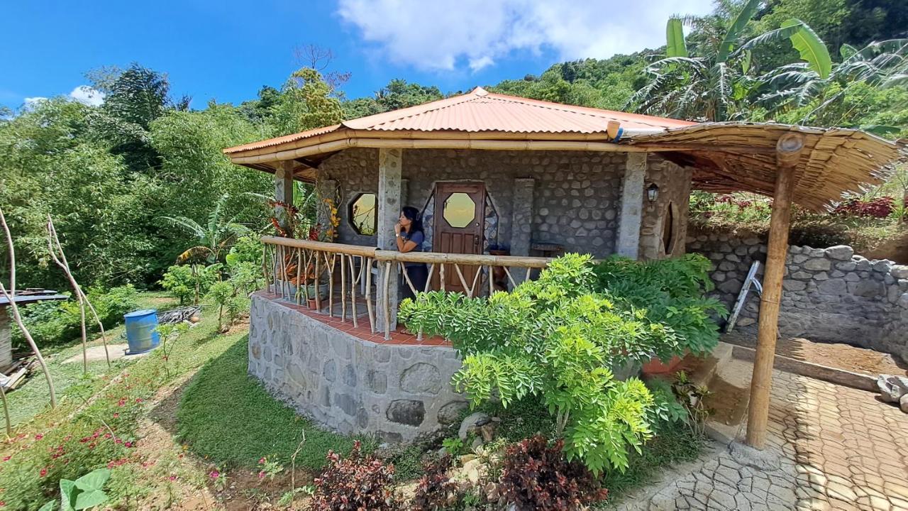 B&B Mambajao - Camiguin Romantic Luxury Stonehouse on Eco-Farm at 700masl - Bed and Breakfast Mambajao