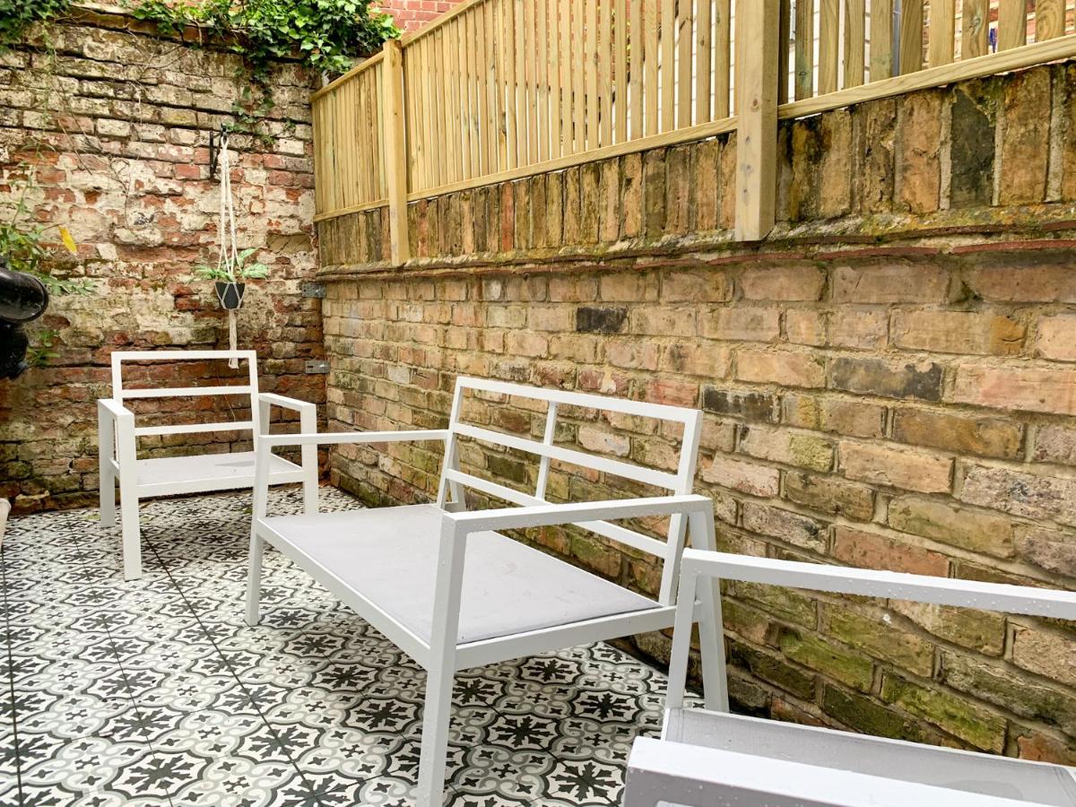 Stylish 3-bedroom home in Canterbury City-Centre - Superb Location! - B&B