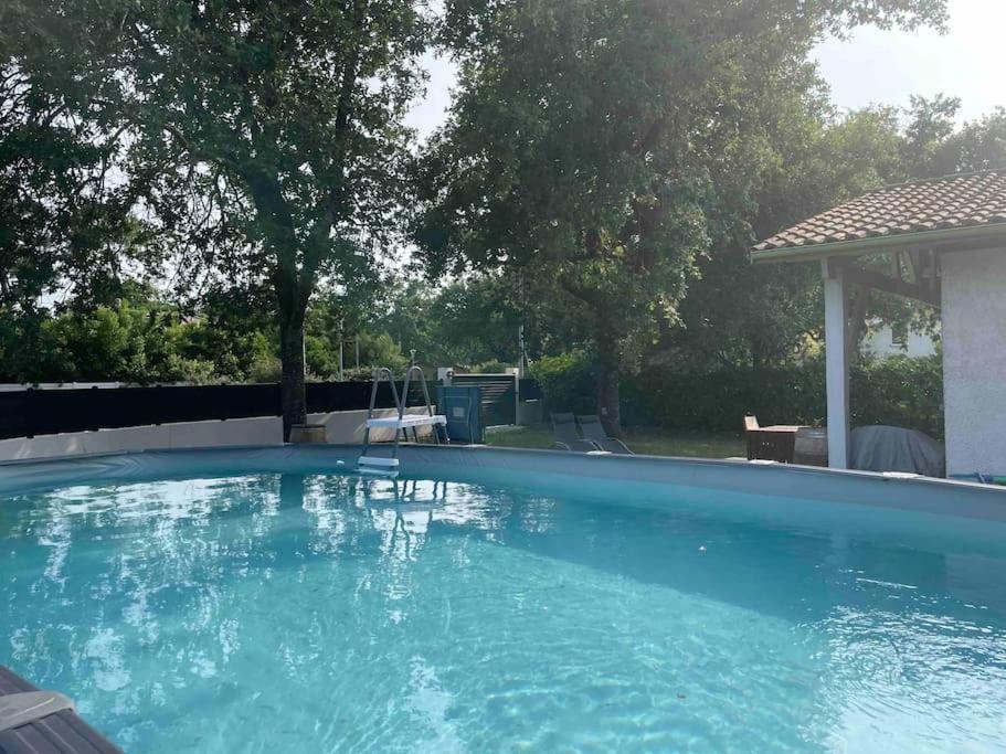 Maison au calme avec piscine - B&B