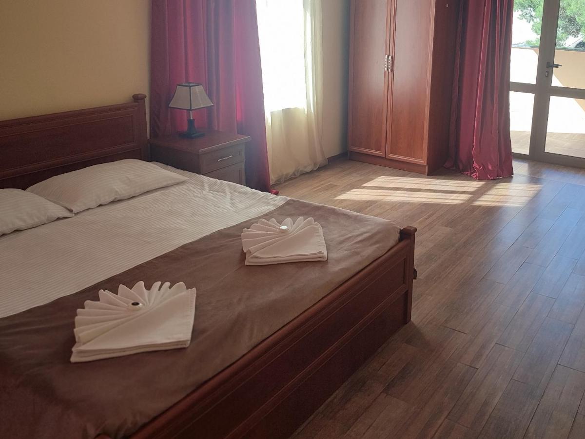 Large Double Room