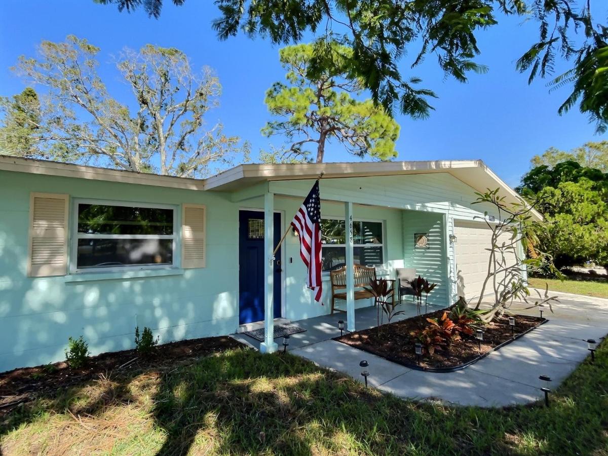 NEW Warm modern bliss just 10 minutes from Siesta Key beaches and downtown Sarasota - B&B