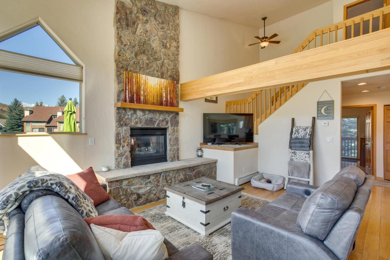Cozy Colorado Retreat w/ Deck, Grill & Pool Access - Chambres d'hôtes Edwards