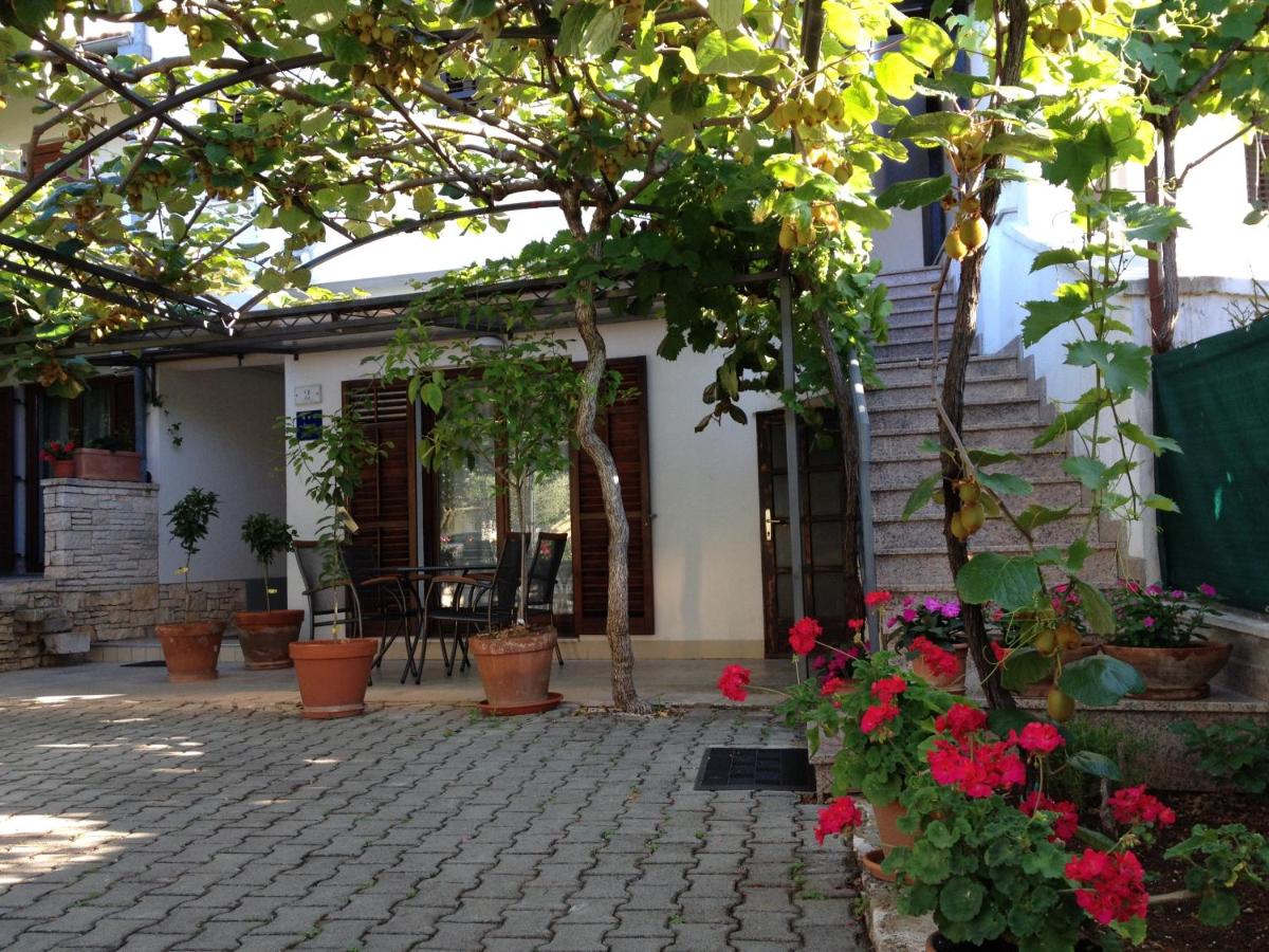 Apartments R - Bed and Breakfast