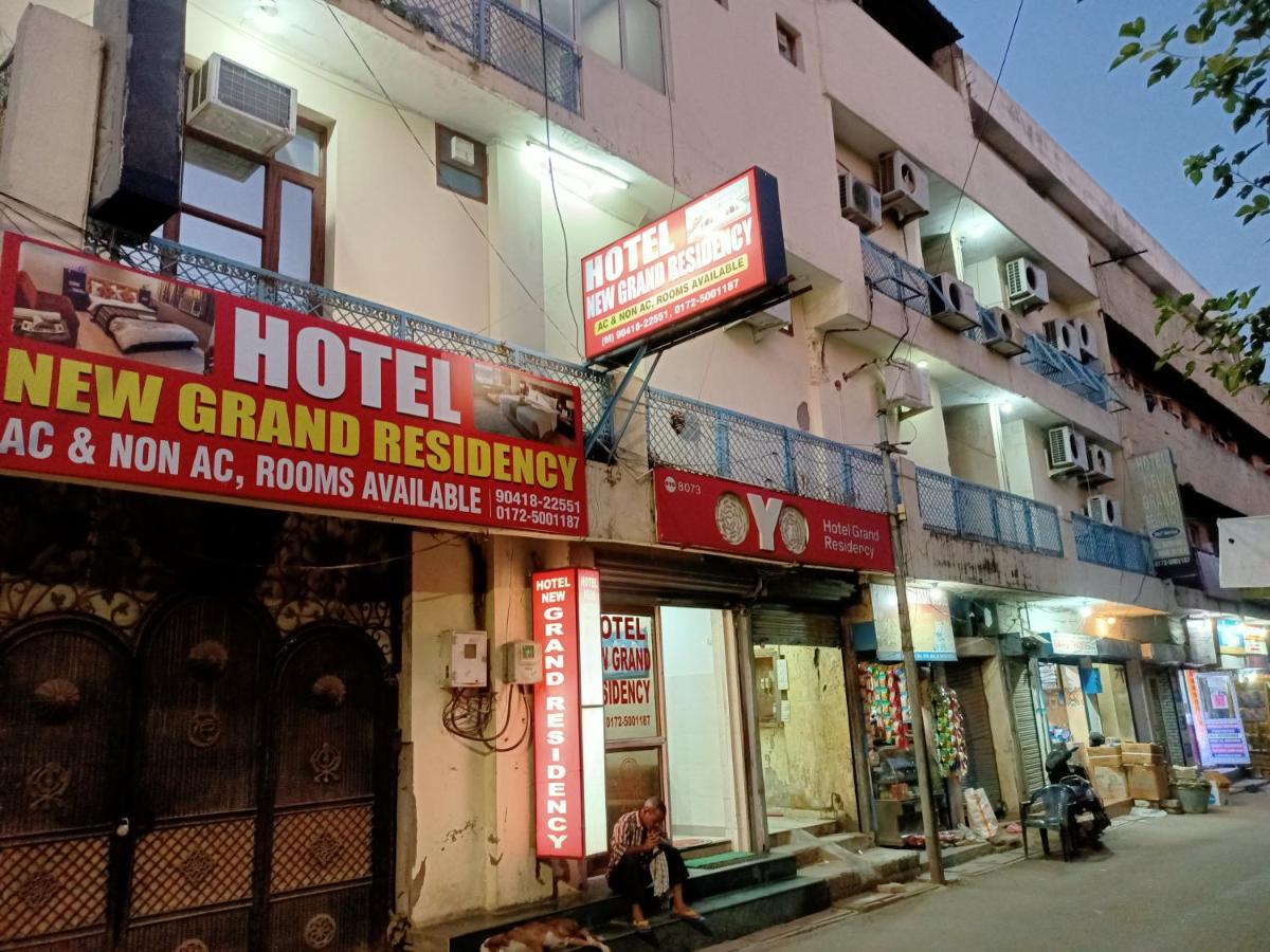 B&B Chandigarh - Hotel New Grand Residency - Bed and Breakfast Chandigarh