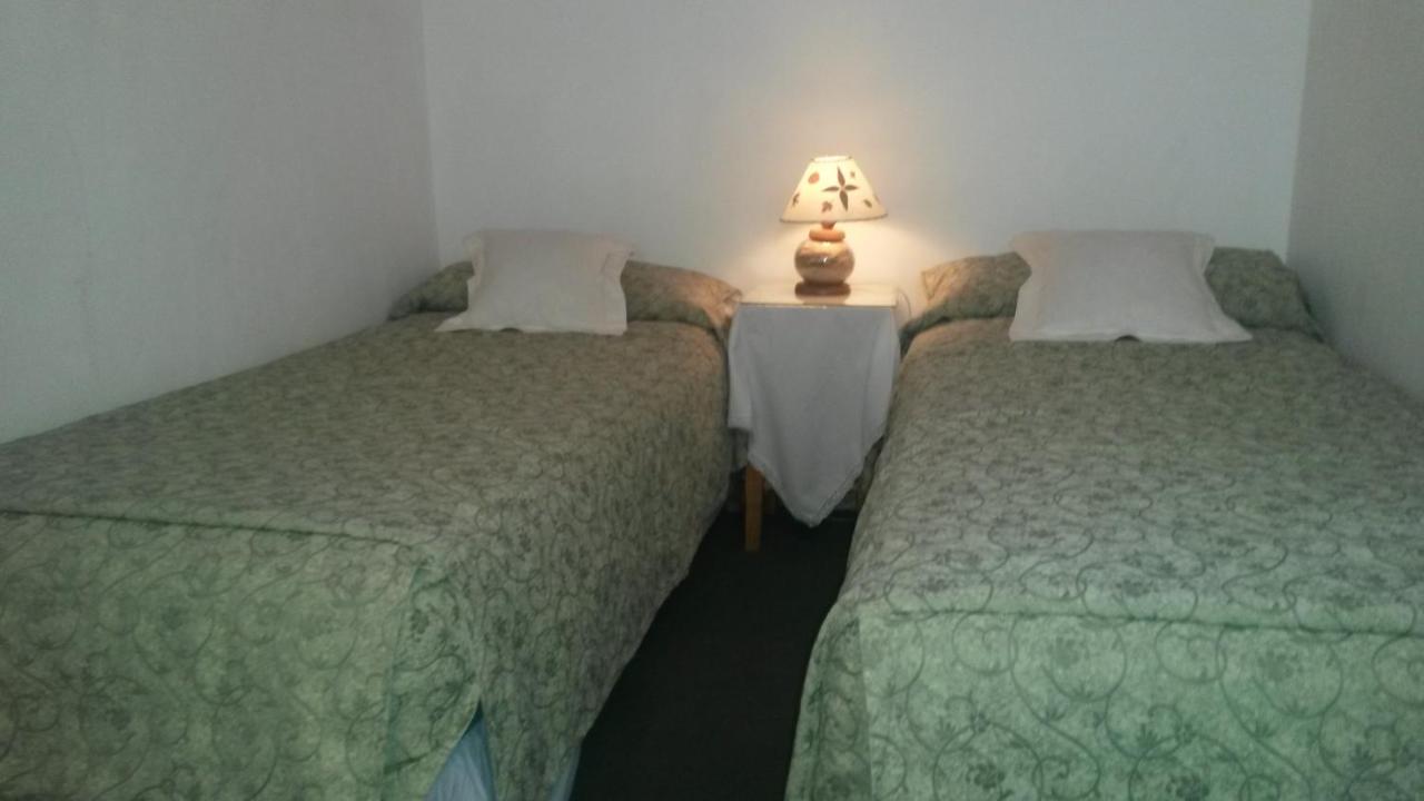 Family Room (2 Adults + 2 Children)