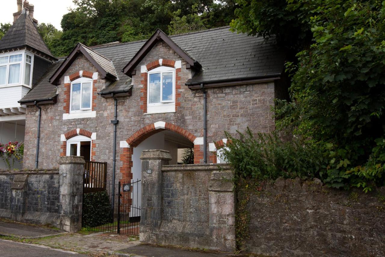 Quirky Boutique 1840s Stable - B&B