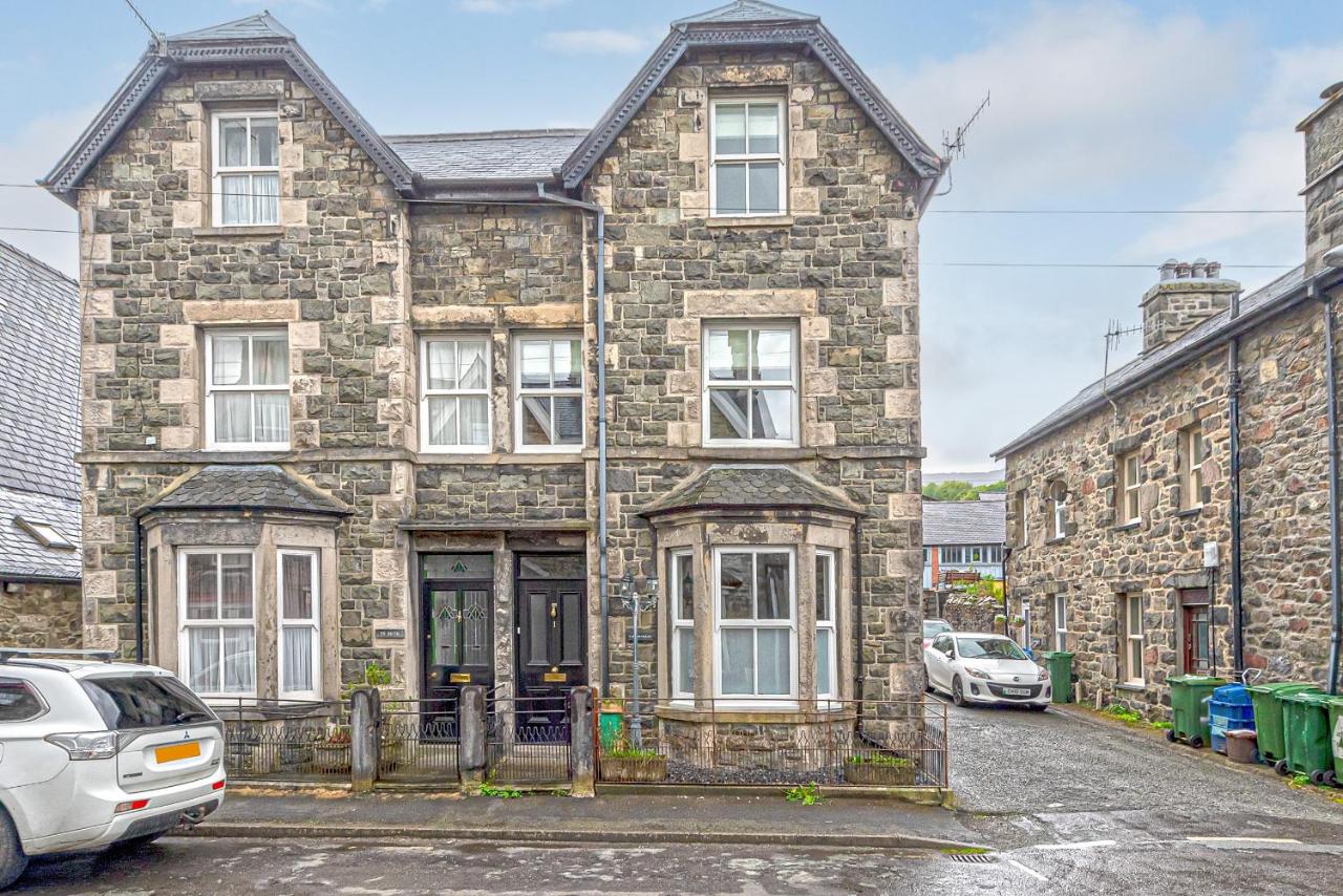 Character Townhouse in Town Centre & Superb Views - Ferienwohnung Dolgellau
