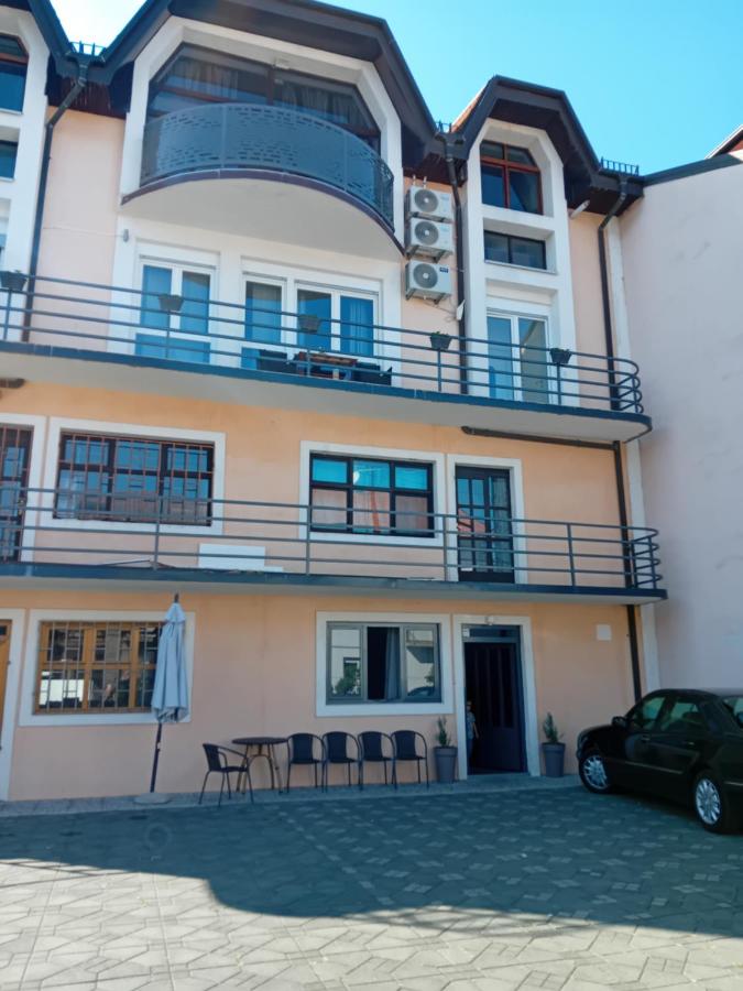 Apartman Zagreb , with balcony and FREE parking - B&B Zagabria