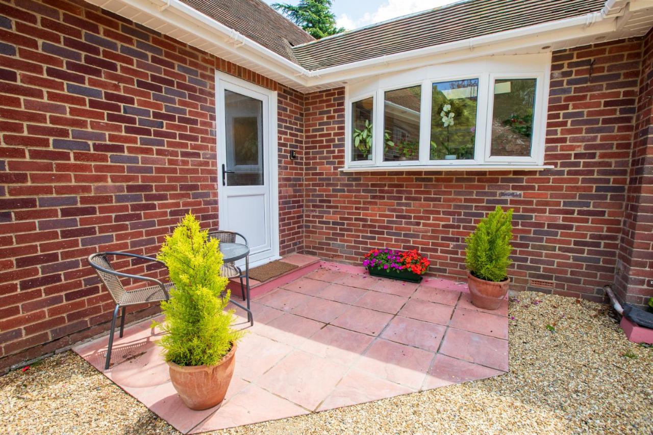 Cosy Annex, Close to Beach with Parking - B&B