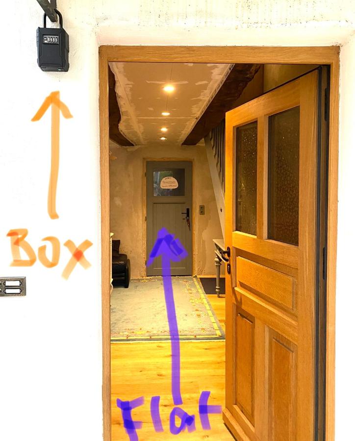 Ganze Wohnung - Erdgeschoss - sehr ruhig - Hundefreundlich - Regendusche - Bodenheizung - Küche - easy Check-in mit Schlüsselbox - B&B