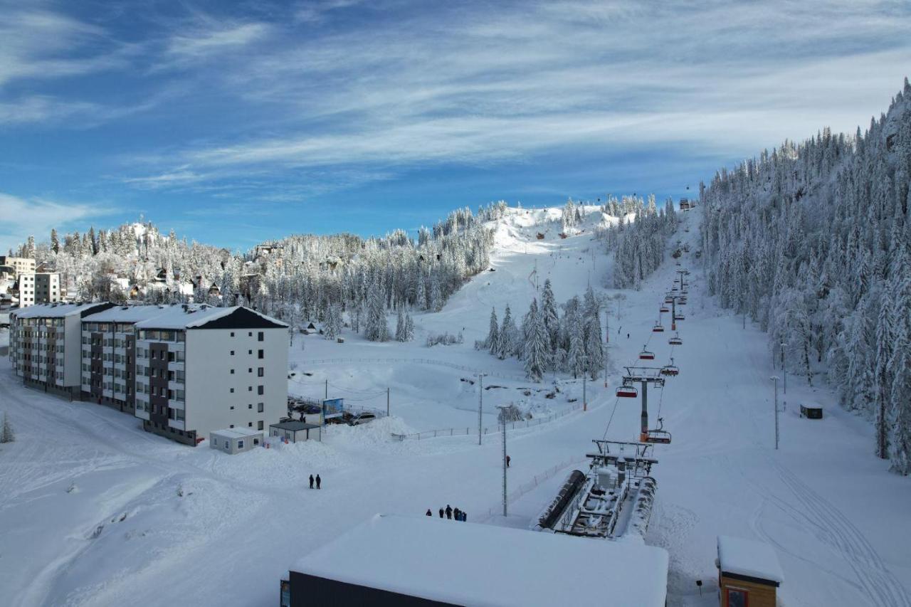 BESTBLICK Apartments Jahorina - apartmani na stazi - B&B Jahorina