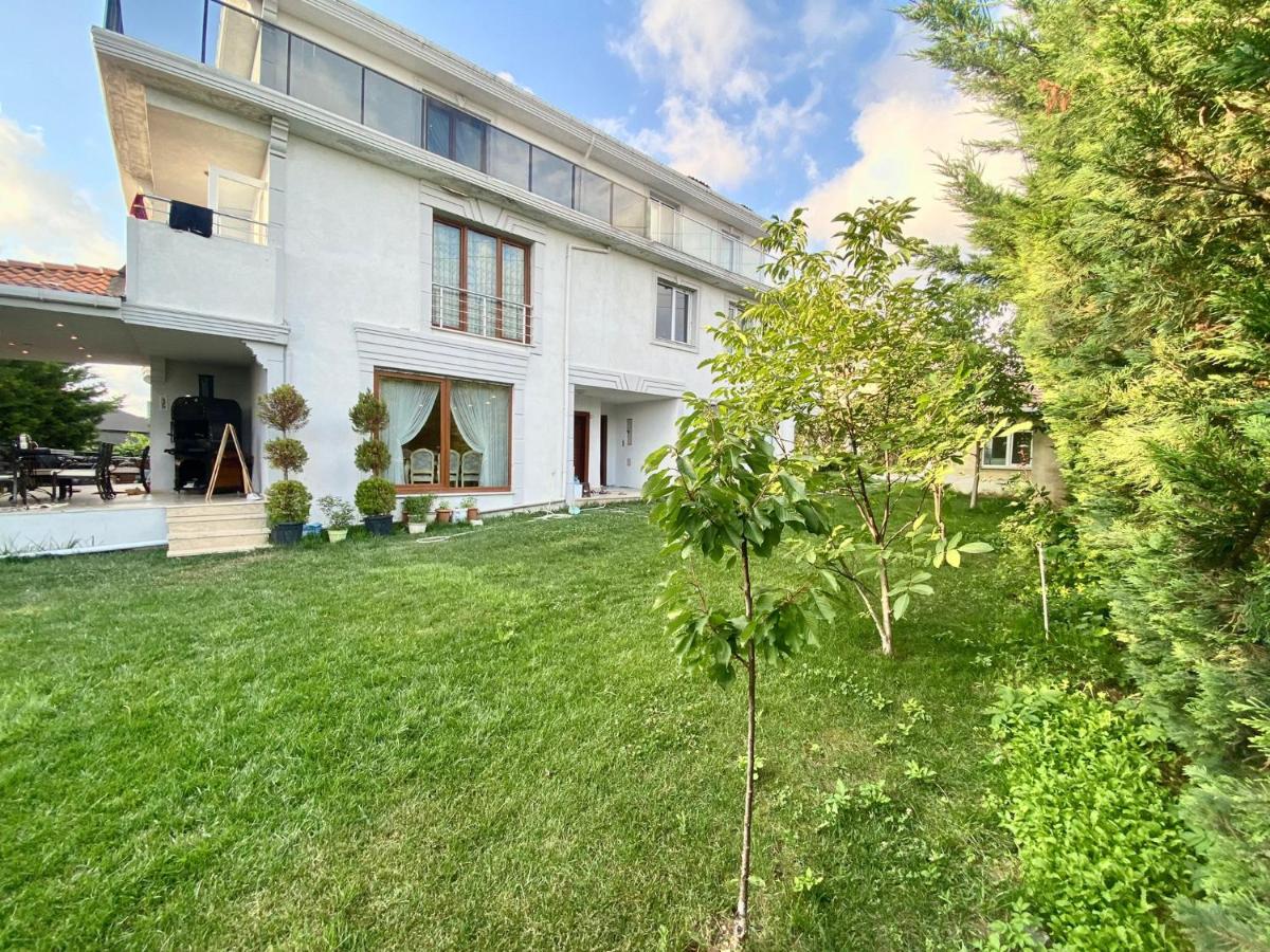 Twin Room with Shared Bathroom