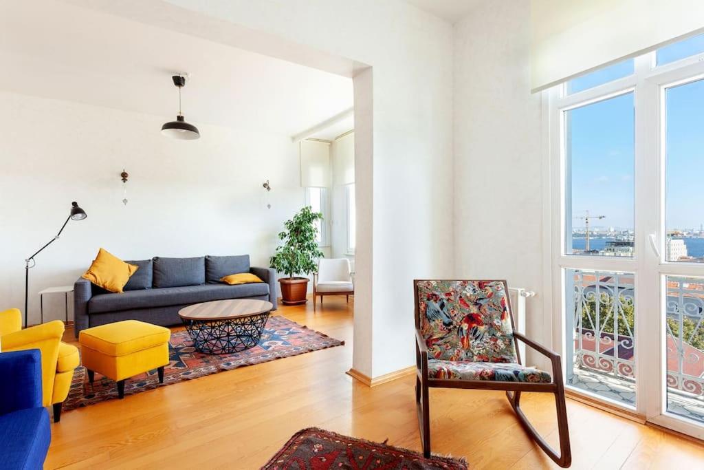 Bosphorus view, central location - B&B