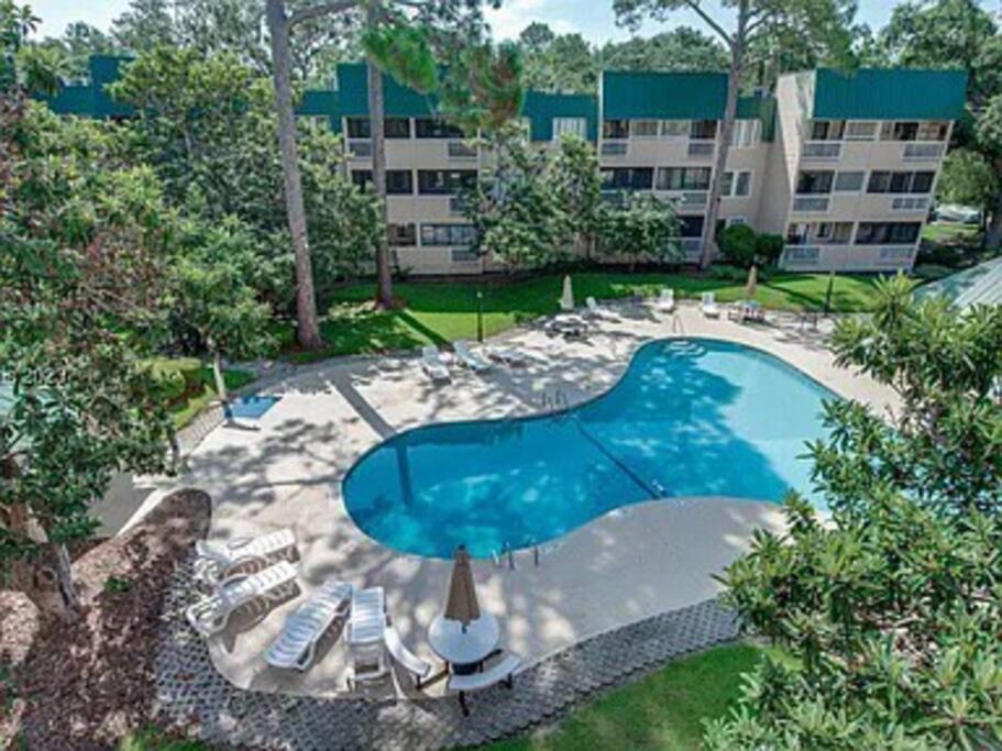 B&B Hilton Head - Experience a guest favorite, fully renovated, Prime 1st Floor Corner Villa, Beach front community - Bed and Breakfast Hilton Head