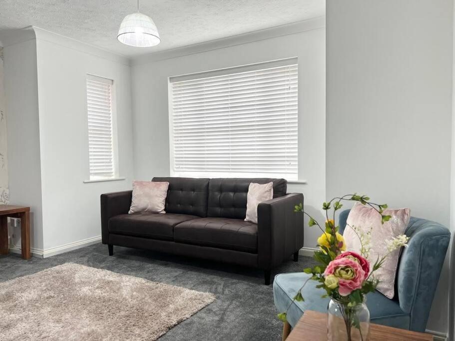 4Bed Home MK - B&B Shenley Brook End