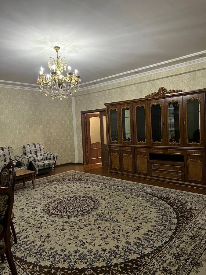 B&B Doesjanbe - 3-x комнатная квартира 152 квадратных метра - Bed and Breakfast Doesjanbe