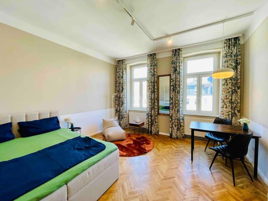 B&B Vienna - 3 stations to Vienna's center & close to UNO and ACV - Bed and Breakfast Vienna