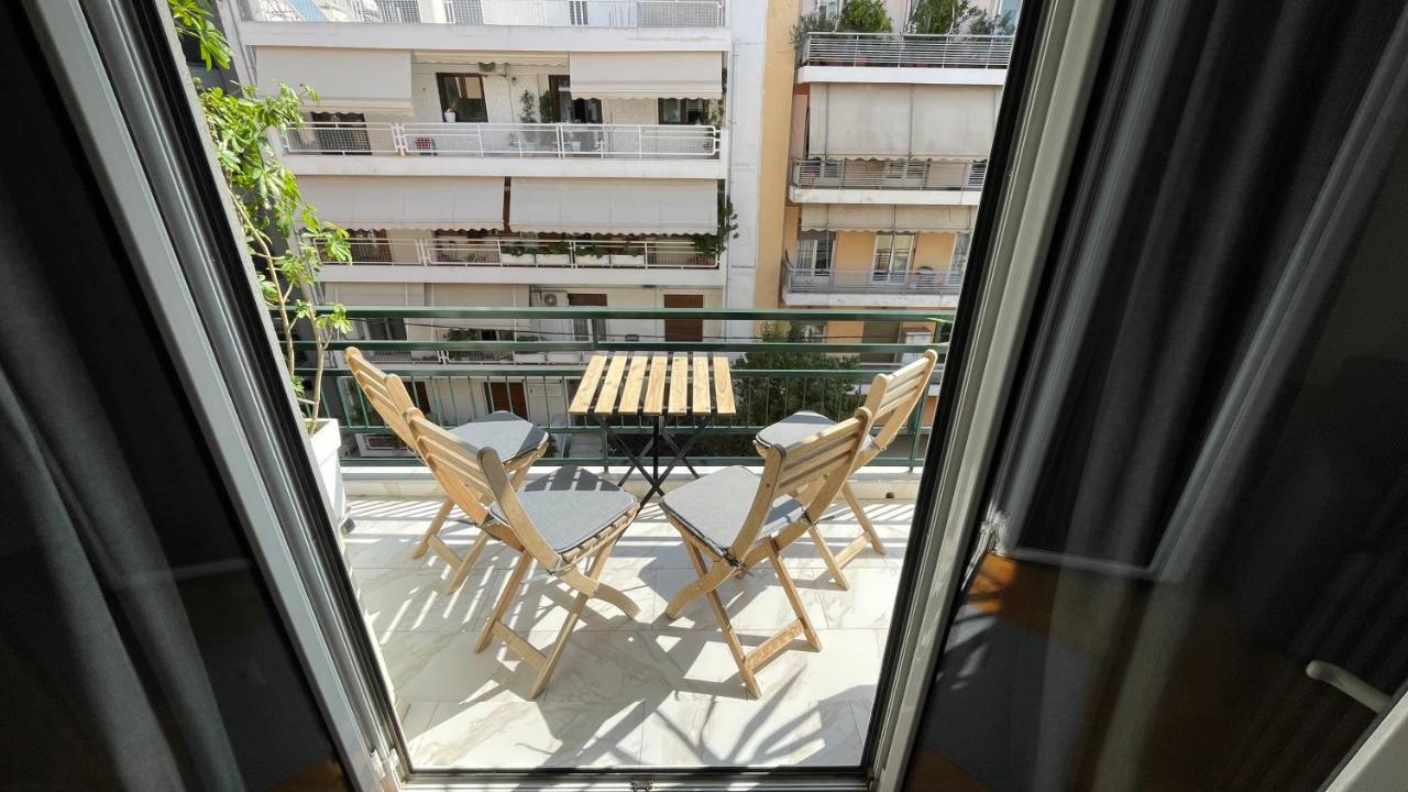2 Newly Renovated Charming Apartments steps from Panormou Metro Station - Bed and Breakfast Athene