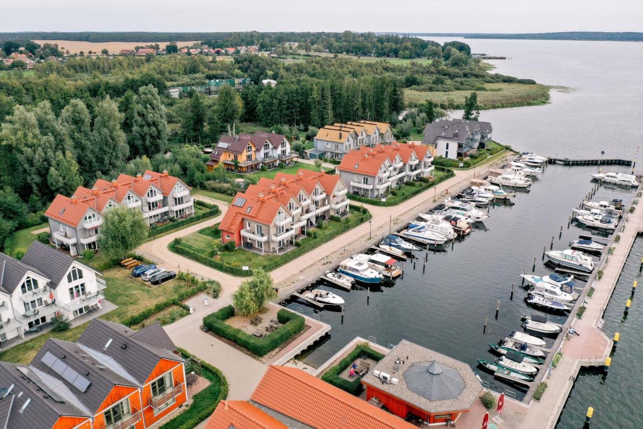 Apartment with Lake View