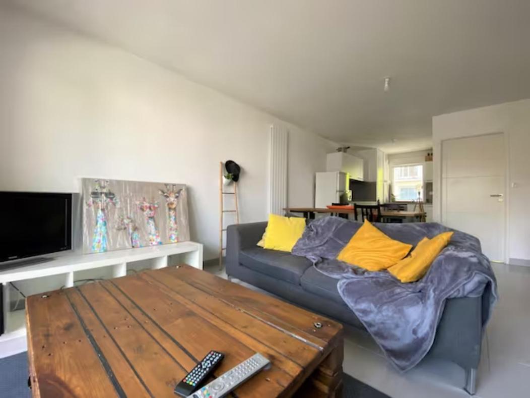 B&B Nantes - Grande chambre dans Superbe appartement lumineux avec terrasse - Bed and Breakfast Nantes