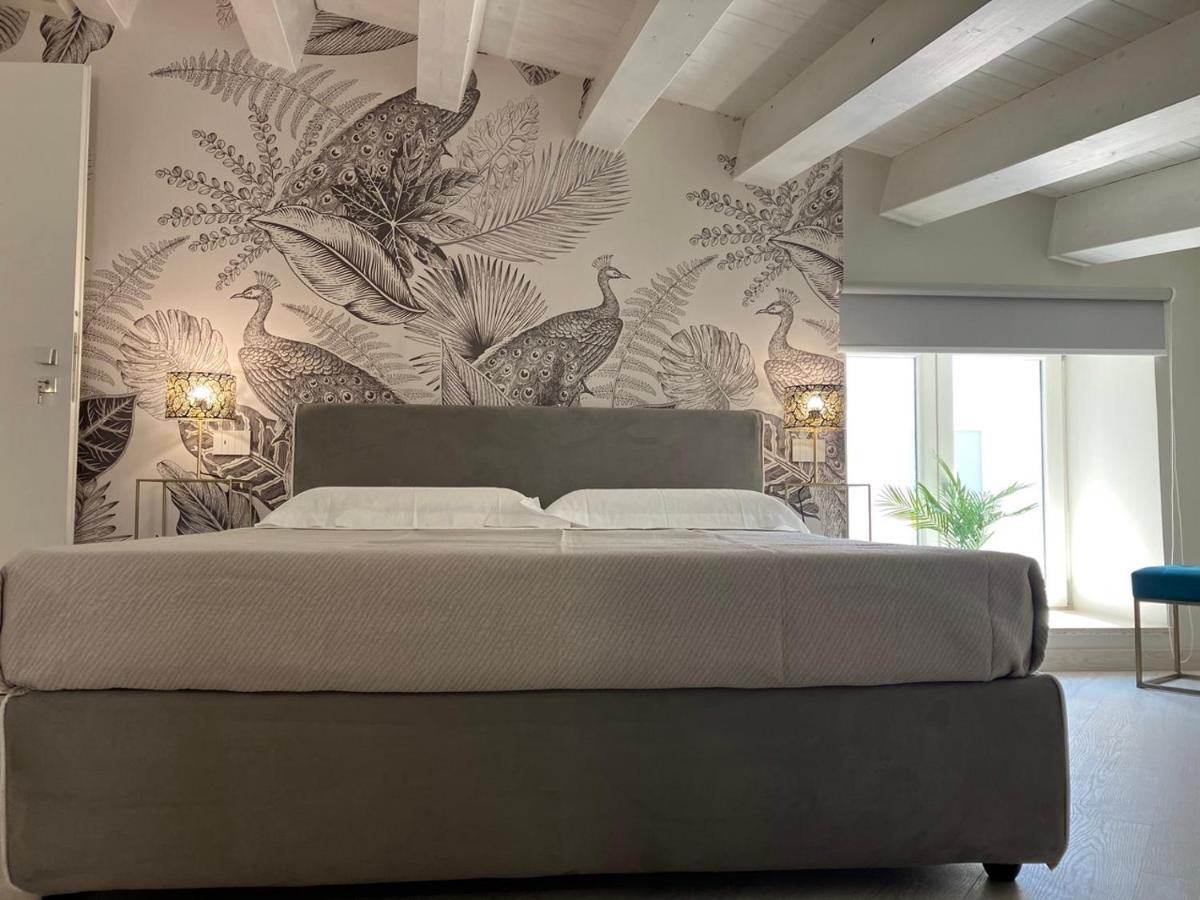 Zimmer mit Kingsize-Bett