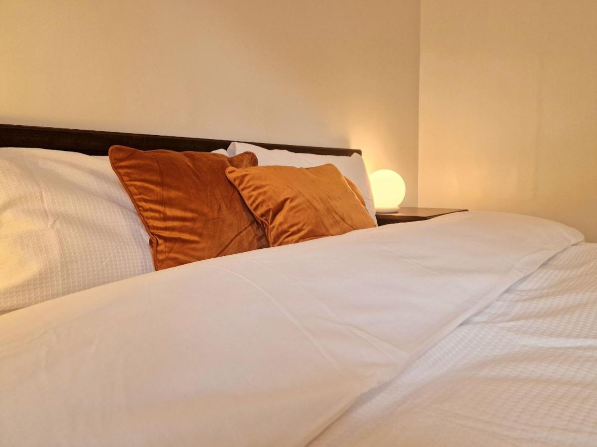 B&B Guildford - Millmead Apartment in central Guildford with parking - Bed and Breakfast Guildford