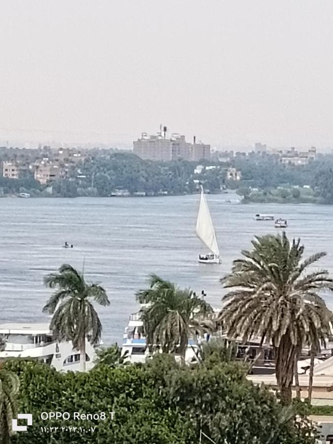 B&B Caïro - شقة فندقيه فاخرة بمنطقة المعادى صف اول جميع الغرف تطل على النيل A luxury hotel apartment in Maadi, first row. All rooms overlook the Nile - Bed and Breakfast Caïro