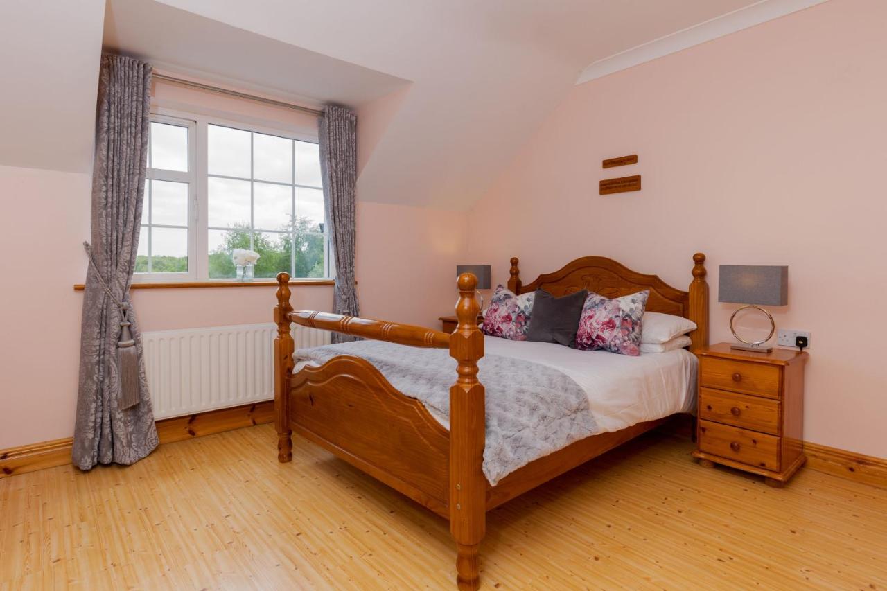 Michaeleen's Manor B&B - Bed and Breakfast
