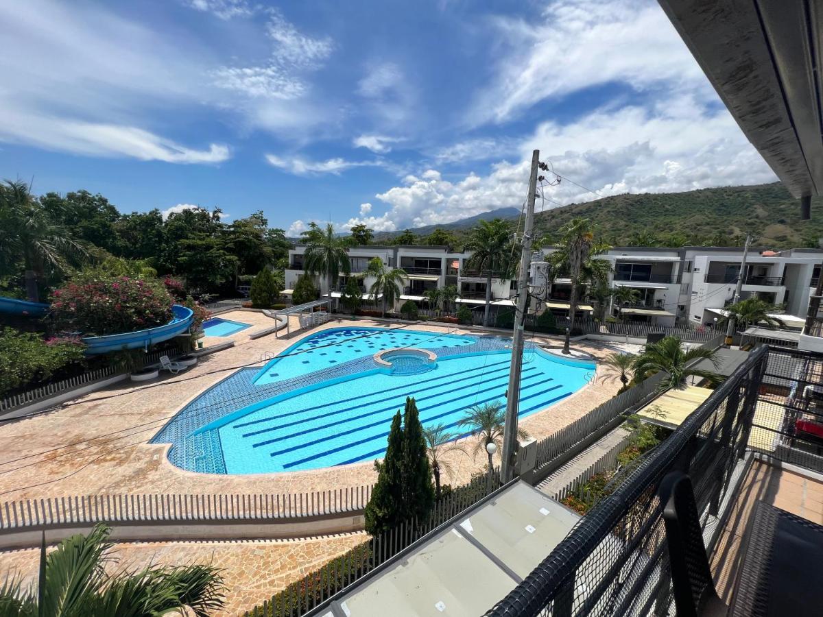 Hermoso Apartasol!! cerca a Plaza Principal, Aire Acondicionado, Vista a la Piscina - B&B
