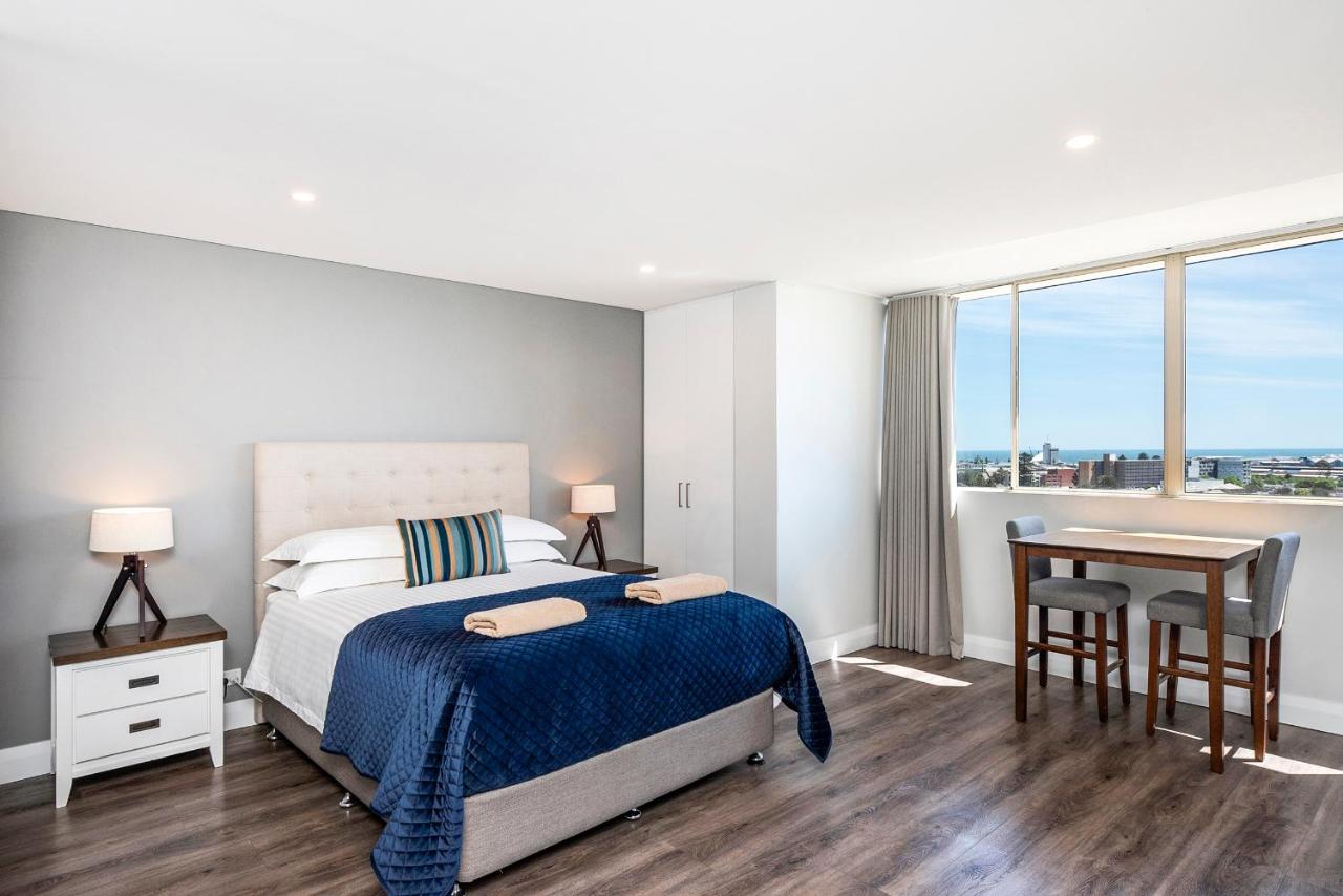 The Allegra - 180 degree ocean and city views - B&B Fremantle