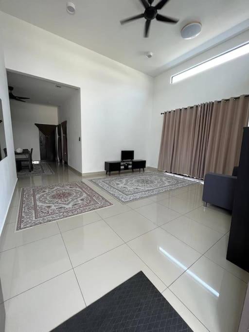 Homestay Cikgu Wan - Bed and Breakfast Kampong Jalan Baharu