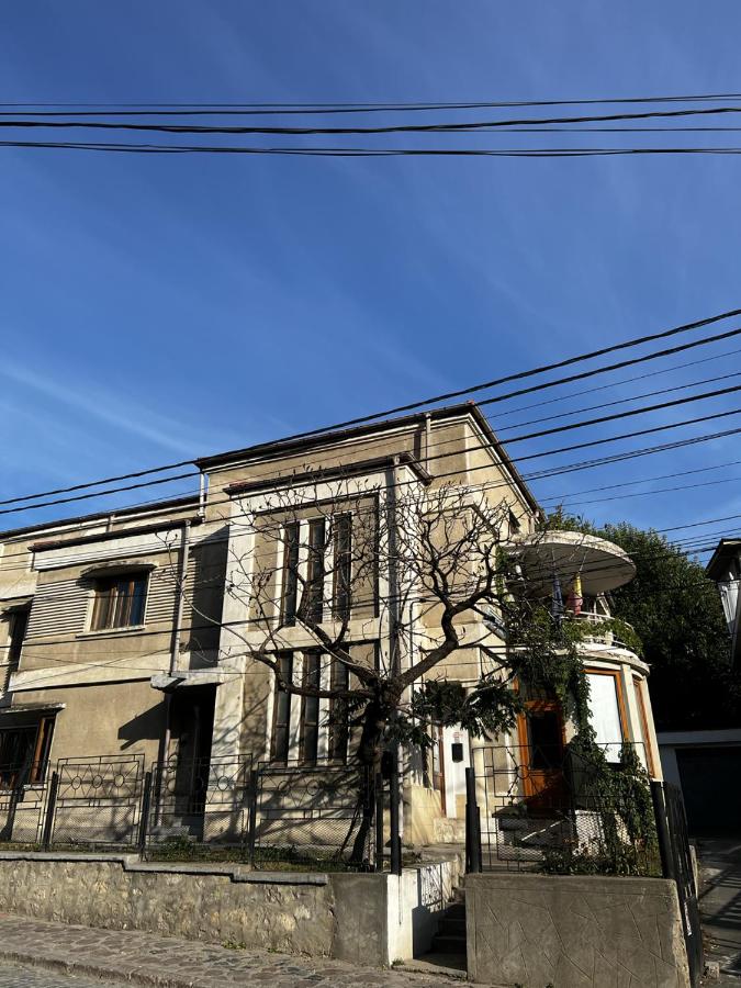 Casa moderna situata in zona centrala a orasului - B&B