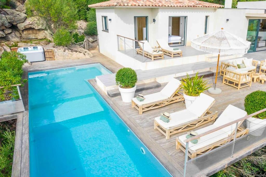 Ivona Vacances - Villa de luxe avec piscine chauffée à Santa-Giulia - B&B Porto Vecchio