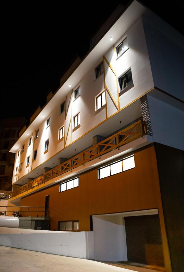 Ramonda apartman Vila Bela Reka 50m from Gondola - free parking acces - Chambres d'hôtes Brzeće