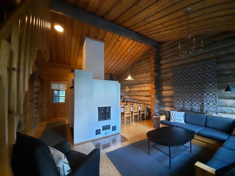 B&B Kuusamo - Lumi - kelohirsimökki Rukalla, log cabin at Ruka - Bed and Breakfast Kuusamo