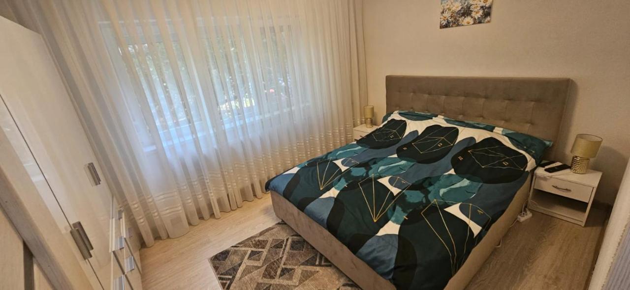 Apart Călugăreni 9 Oradea - B&B