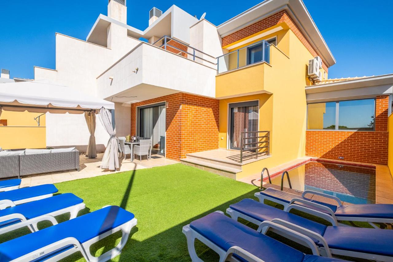 B&B Albufeira - Cozy villa with pool and Barbecue - Bed and Breakfast Albufeira