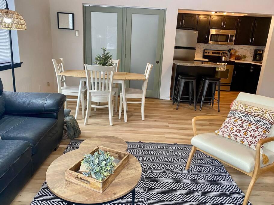 McCall Mountain Getaway - Pet Friendly - B&B