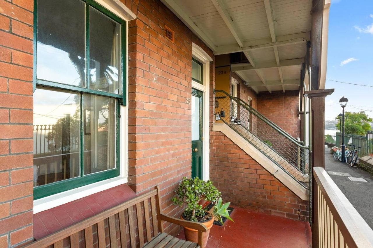 Idyllic Heritage Home Footsteps to the Harbour - Chambres d’hôtes Sydney