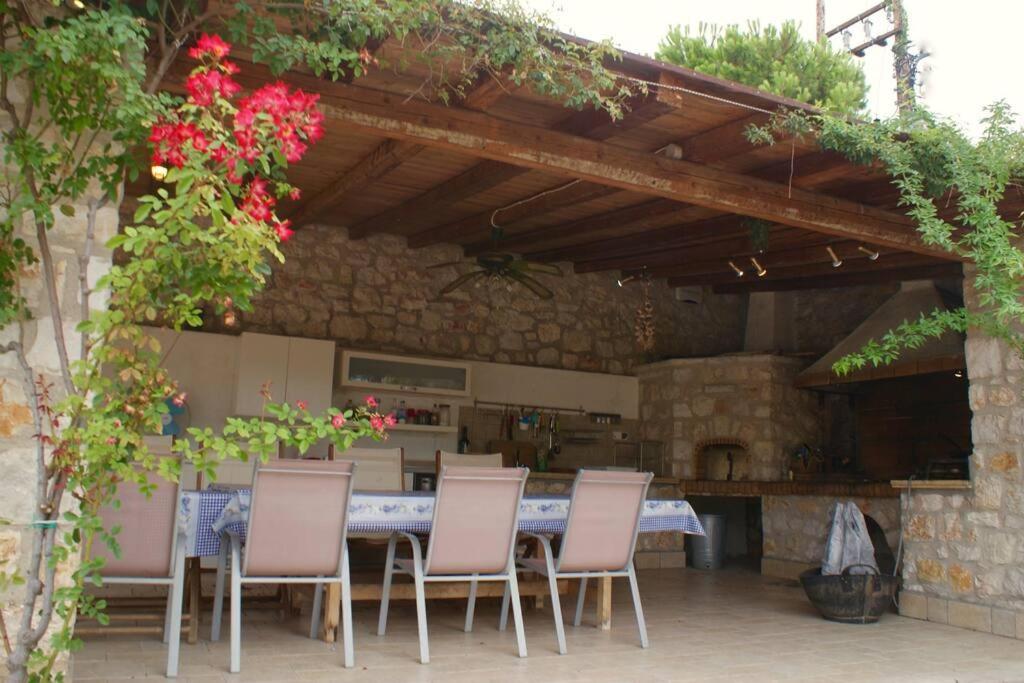 Villa Leon - B&B Chalcis