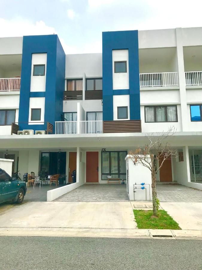 Little Boo Homestay @ Kota Warisan - Ferienwohnung Sepang