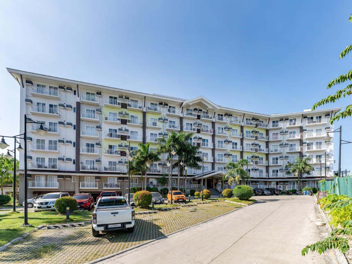 Jolenia by J&J Homes At Amani Grand Resort Residences Near Airport - Chambres d'hôtes Pusok