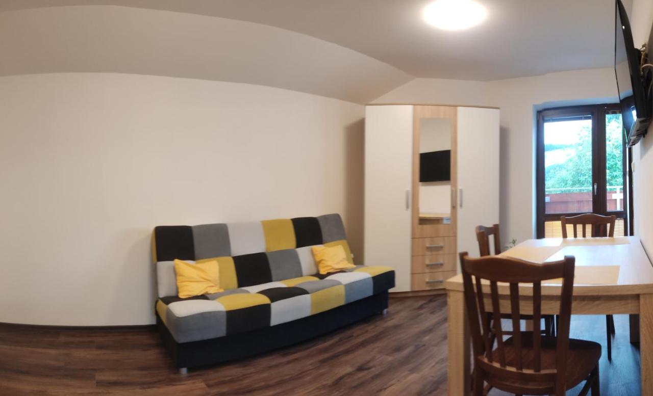 Apartamento con balcón