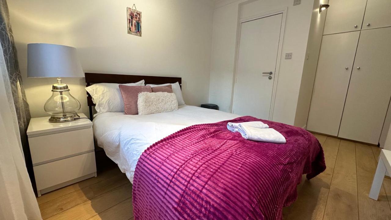 B&B Londres - Economic hotel-like room, En-suite Sheperds Bush - Bed and Breakfast Londres