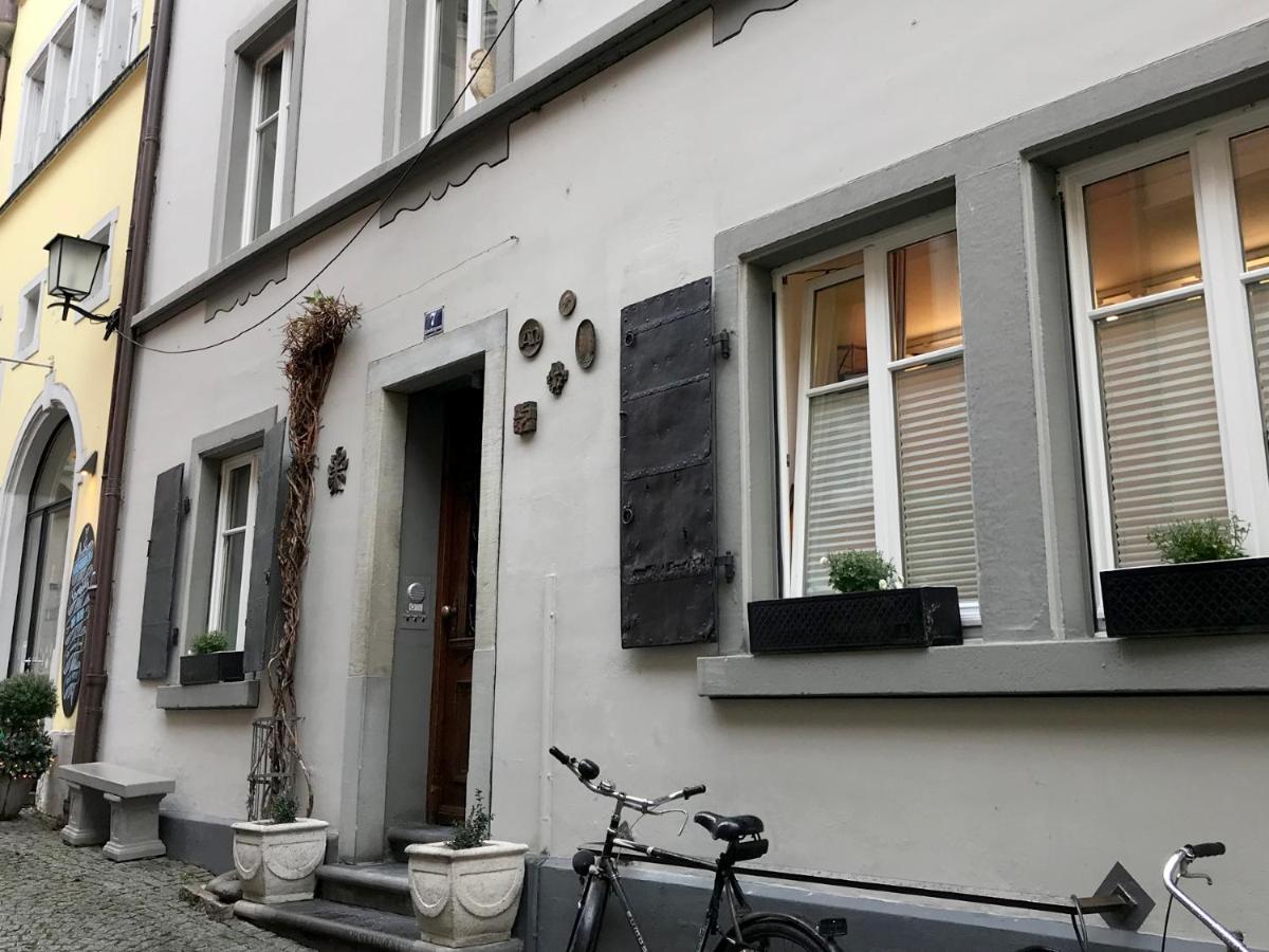 Ferienwohnung Insel-Residenz 1 - stilvolles Altstadt Haus auf der Insel - B&B Lindau