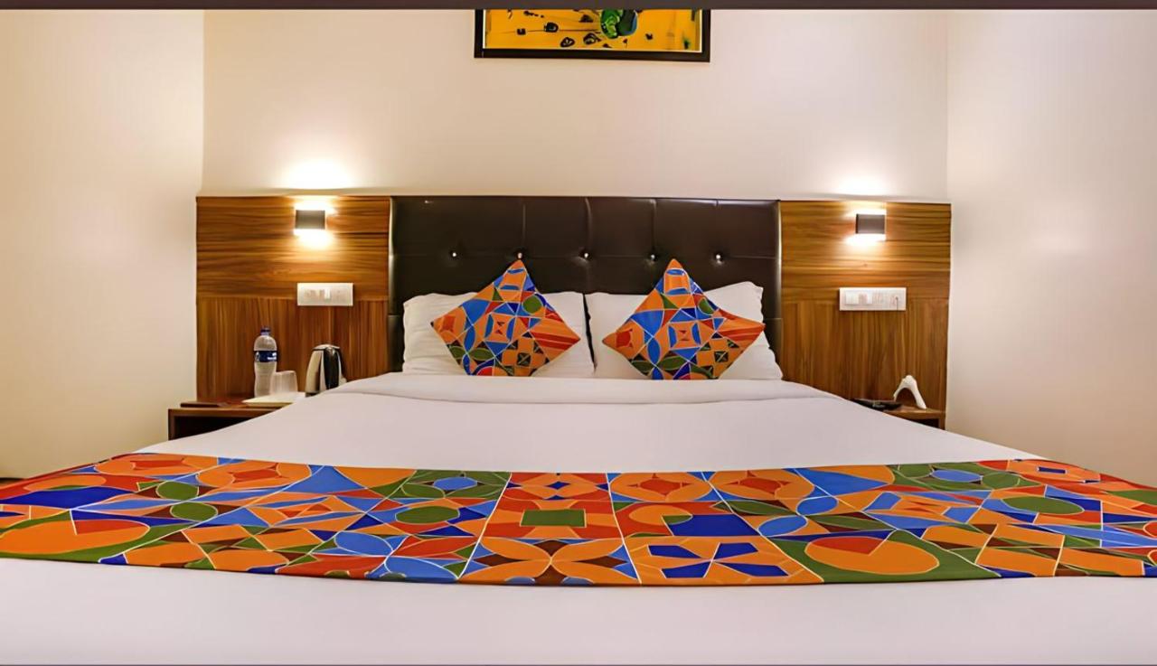 B&B Mumbai - Hotel Deluxe Residency - Bed and Breakfast Mumbai