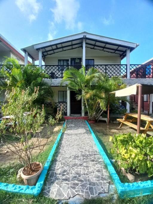 B&B San Andrés - Apartamento Naufragio - Bed and Breakfast San Andrés