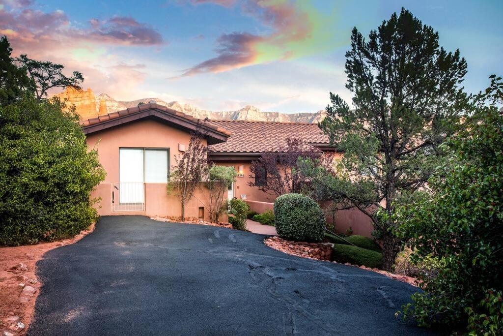 B&B Sedona - 180º Red Rock Views, Central Location, 4 Bed 3 Bath - Bed and Breakfast Sedona