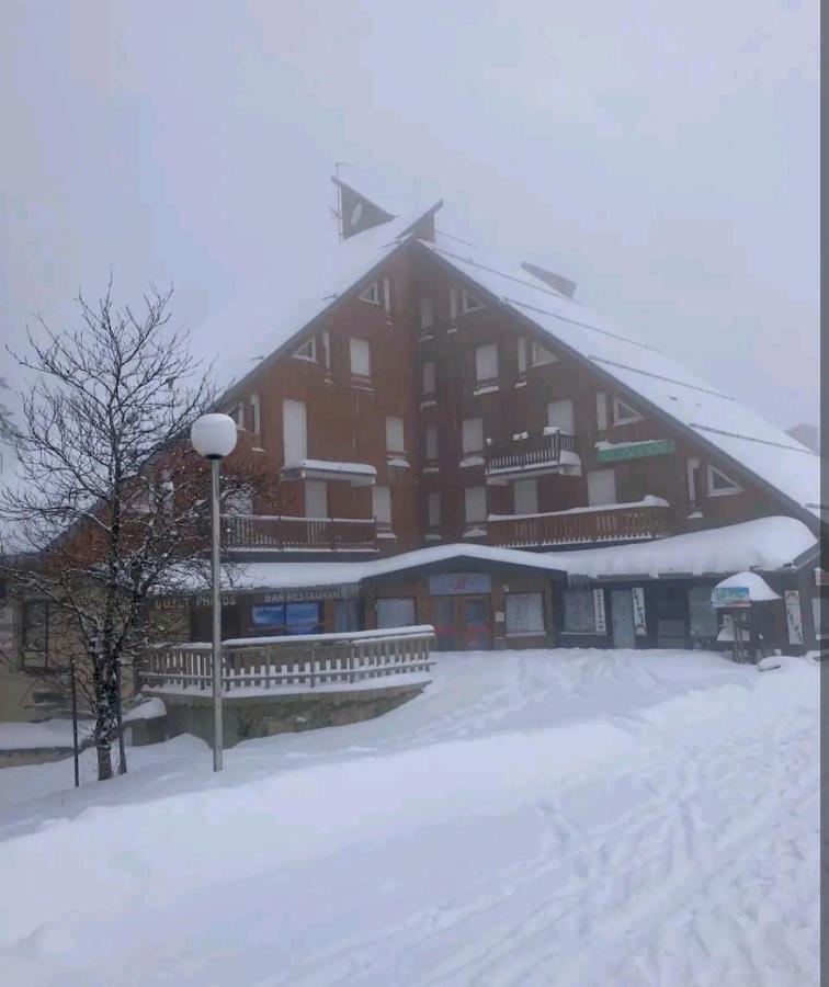 Ustou Guzet neige, appartement de 32 M2 avec balcon dans les Pyrénées aux pieds des pistes - Chambres d'hôtes Ustou