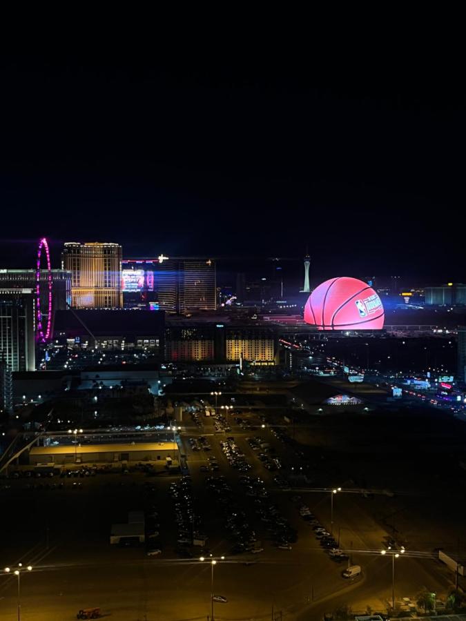 B&B Las Vegas - Balcony Suite Strip View - Bed and Breakfast Las Vegas